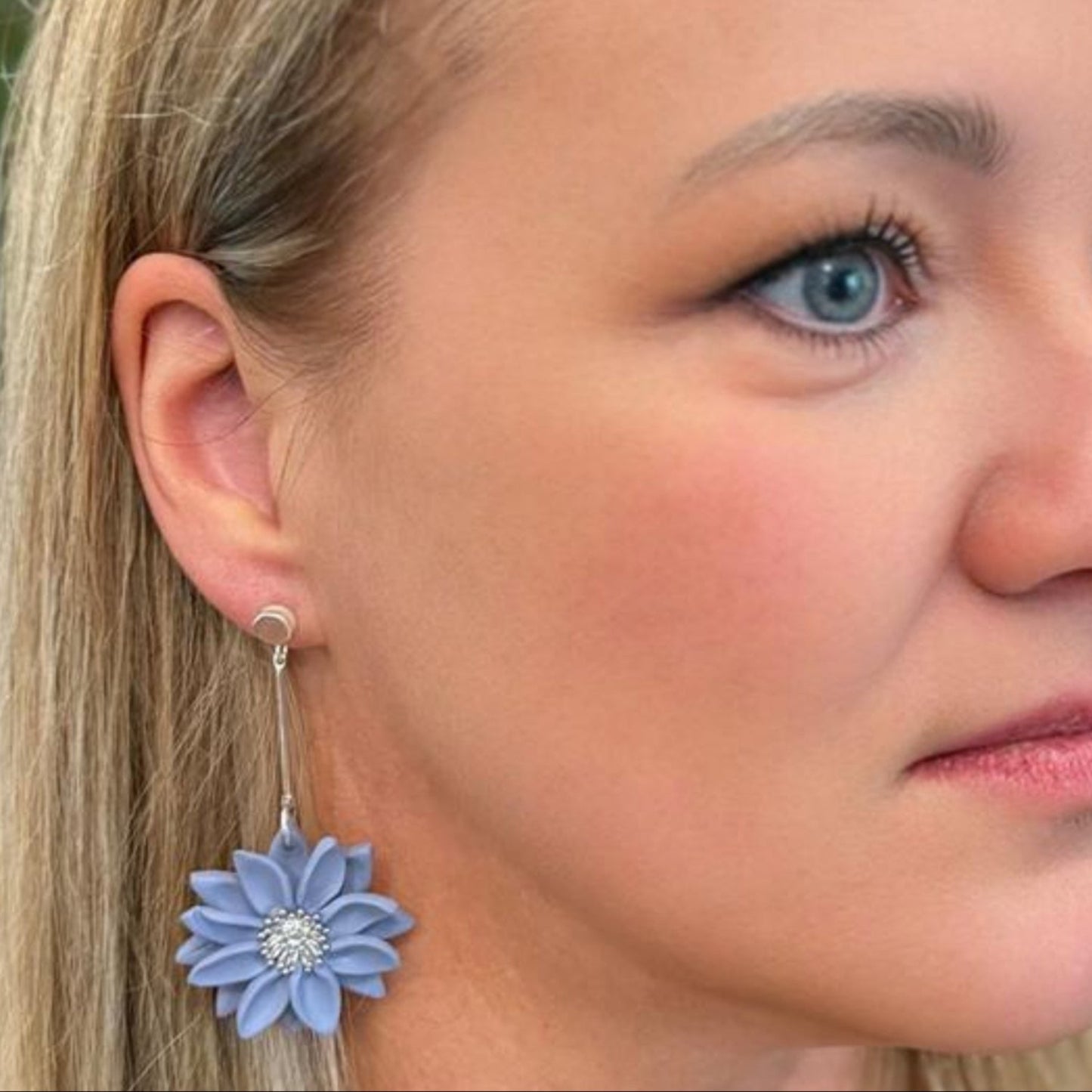 The Helia - 4 color options